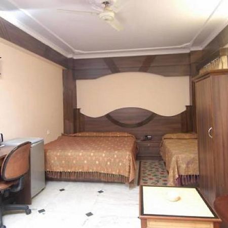 Hotel Welcome Palace Agartala Buitenkant foto