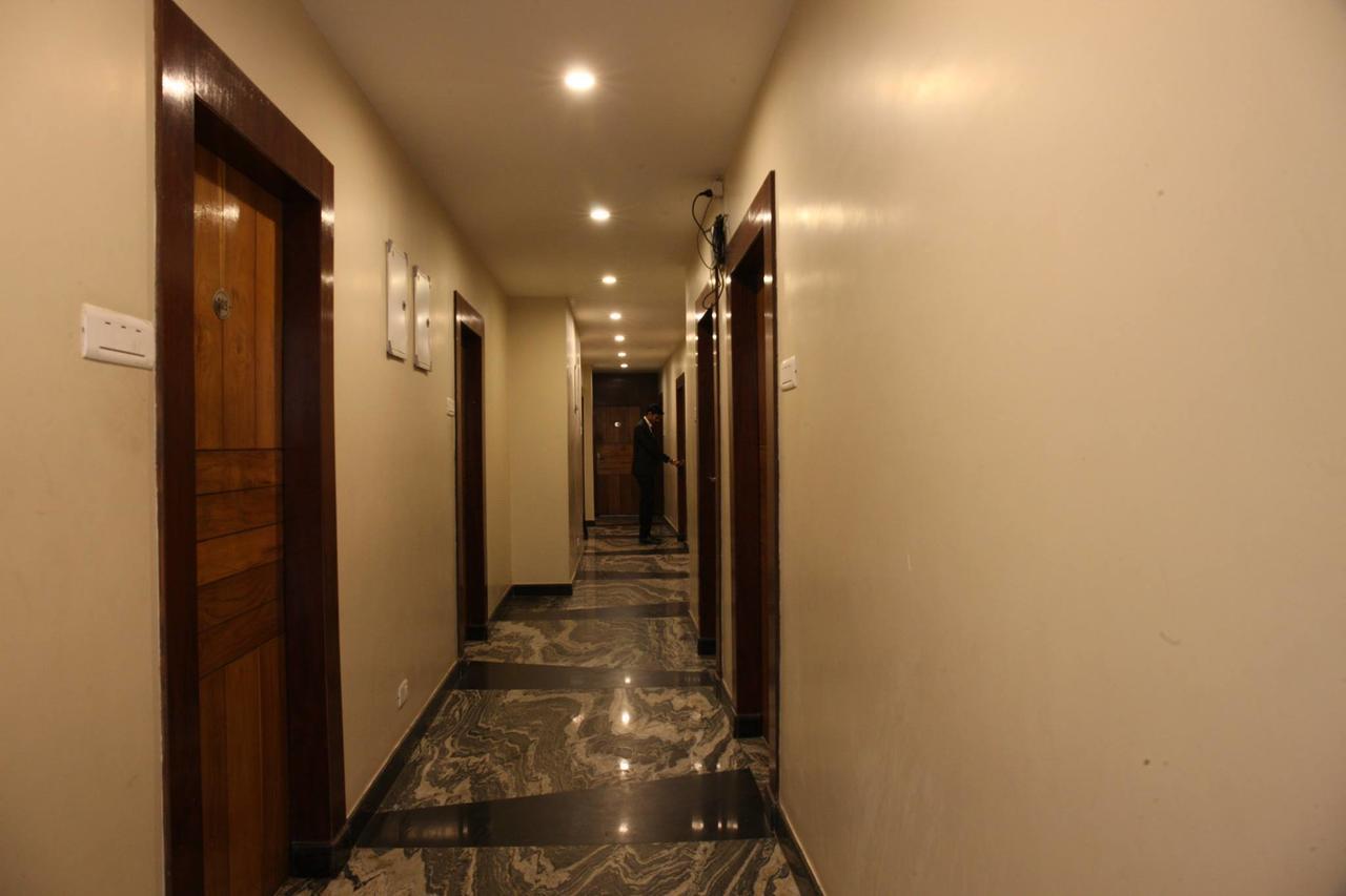 Hotel Welcome Palace Agartala Buitenkant foto