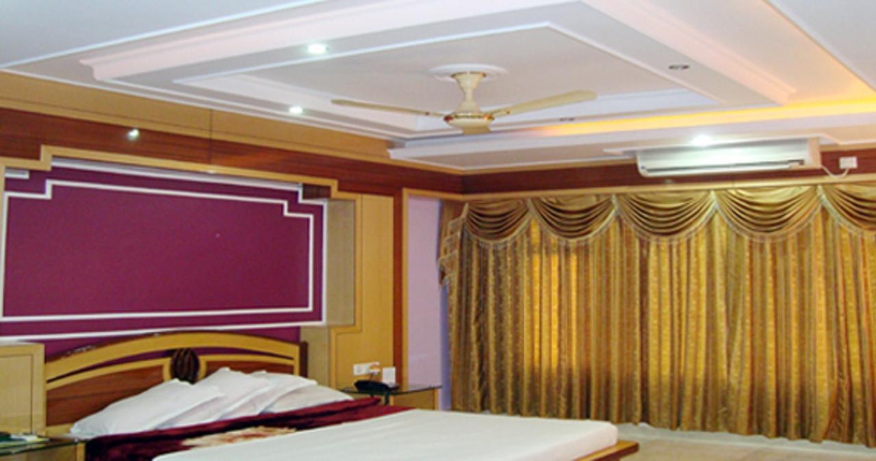 Hotel Welcome Palace Agartala Buitenkant foto