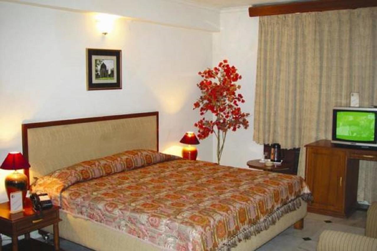Hotel Welcome Palace Agartala Buitenkant foto